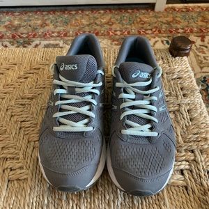 Women’s ASICS GT-XPRESS tennis shoes